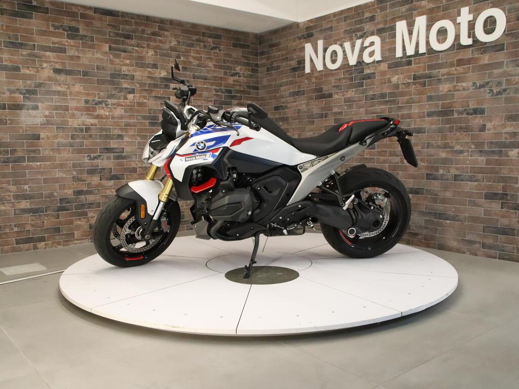 R 1300 R