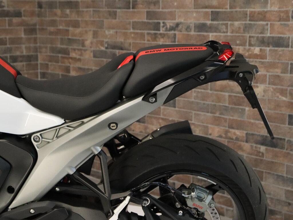 R 1300 R