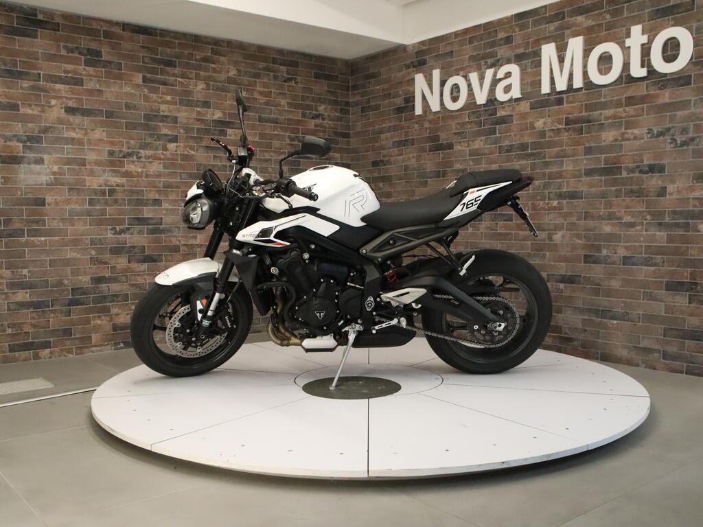 STREET TRIPLE 765