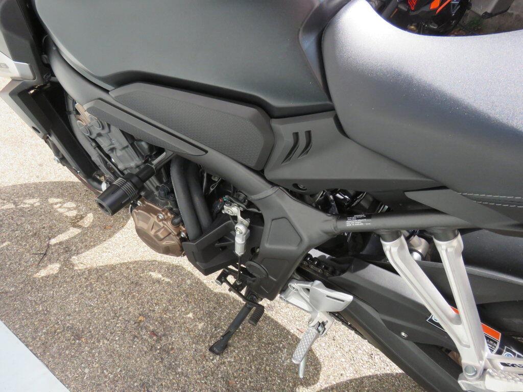 CB 650 R
