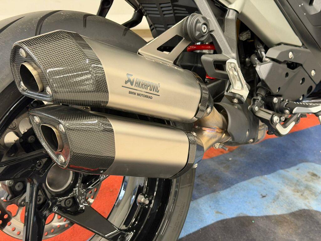 R 1300 RS