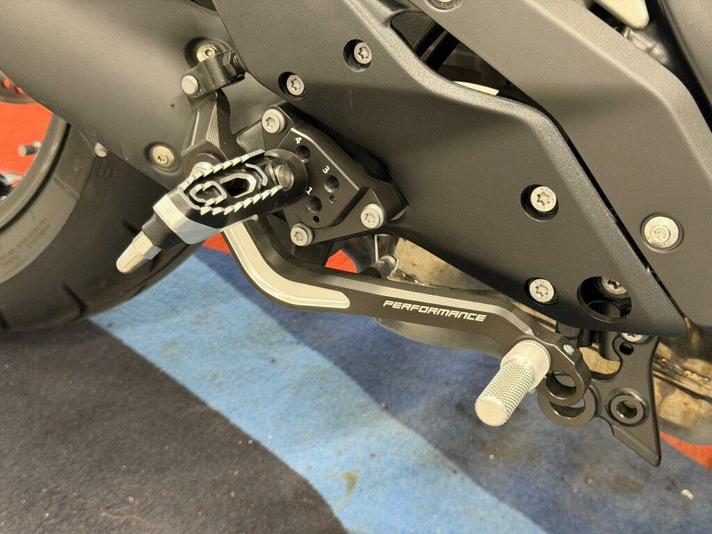 R 1300 RS