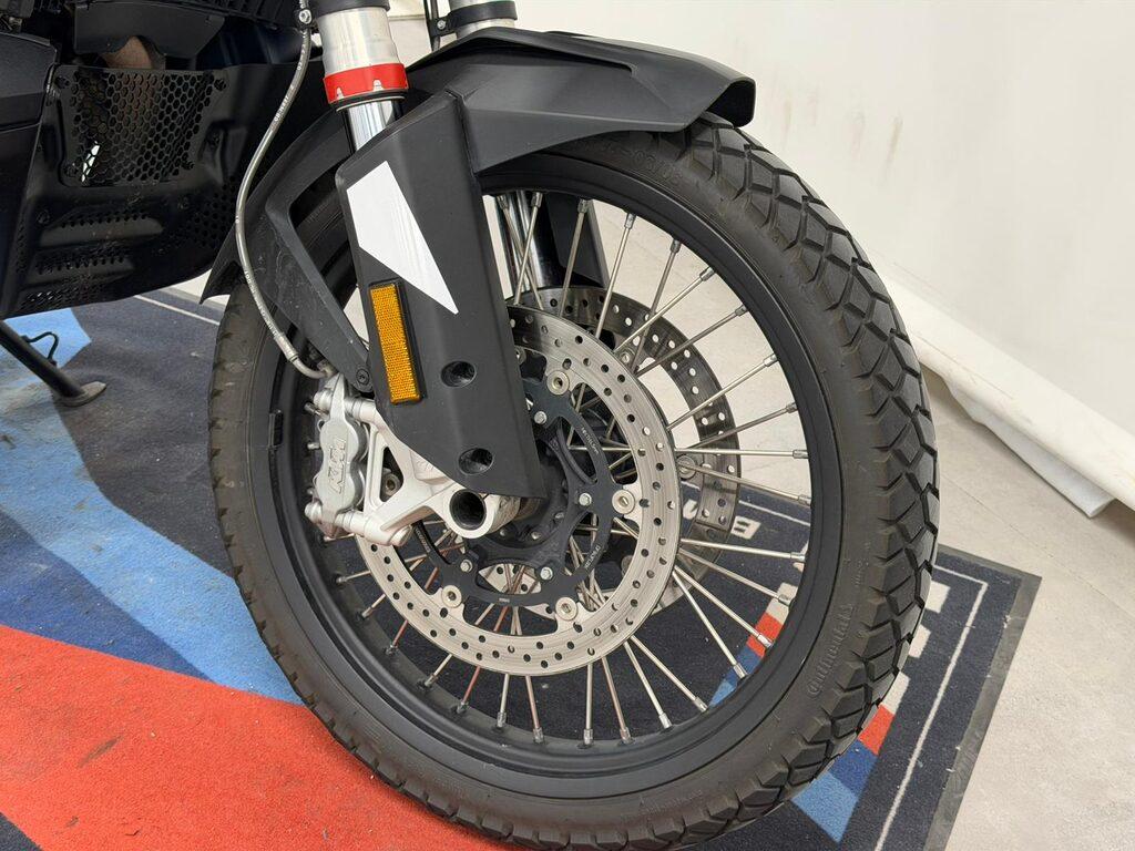 890 ADVENTURE