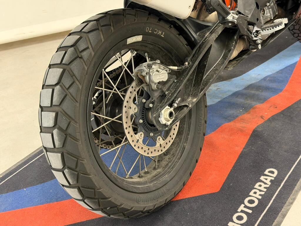 890 ADVENTURE