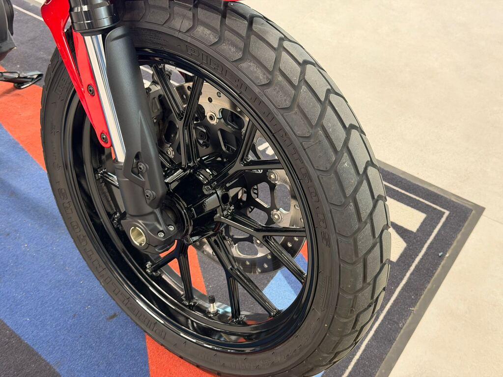 SCRAMBLER 800