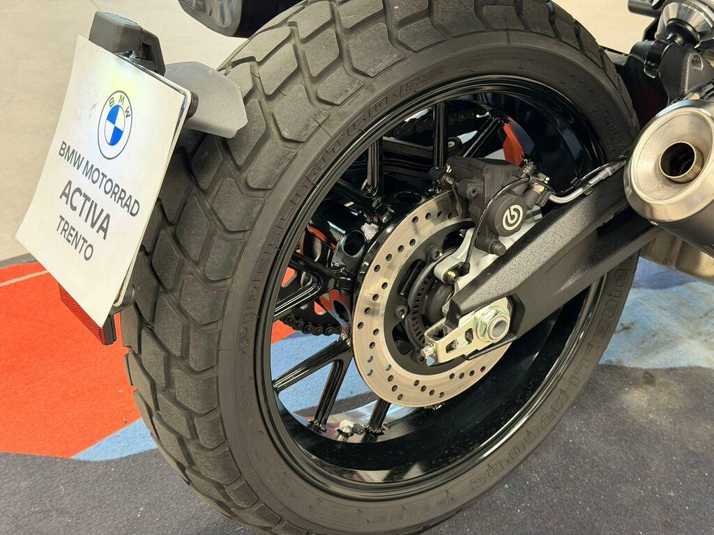 SCRAMBLER 800