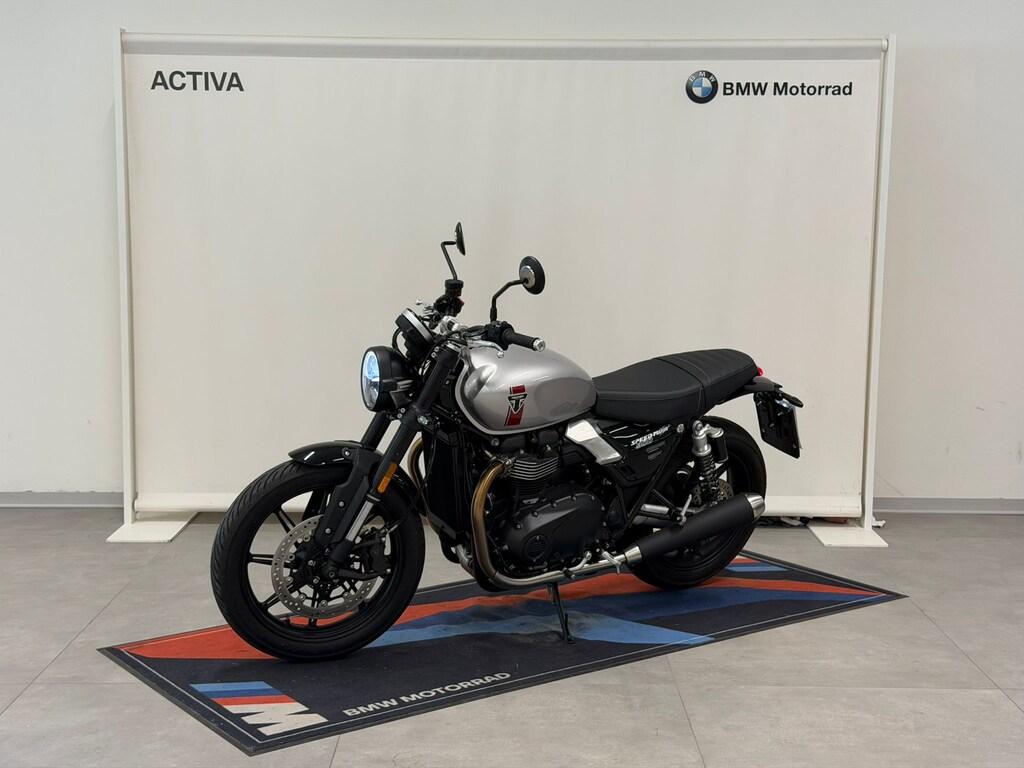 SPEED TWIN 900