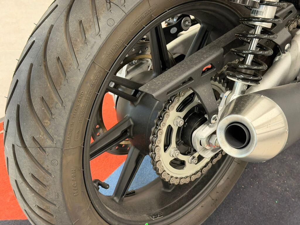 SPEED TWIN 900