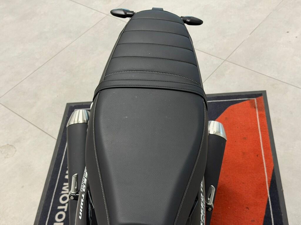 SPEED TWIN 900