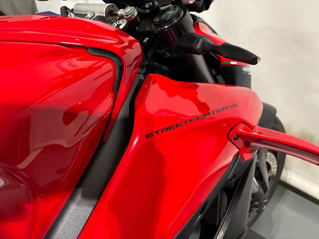 STREETFIGHTER V4 1100