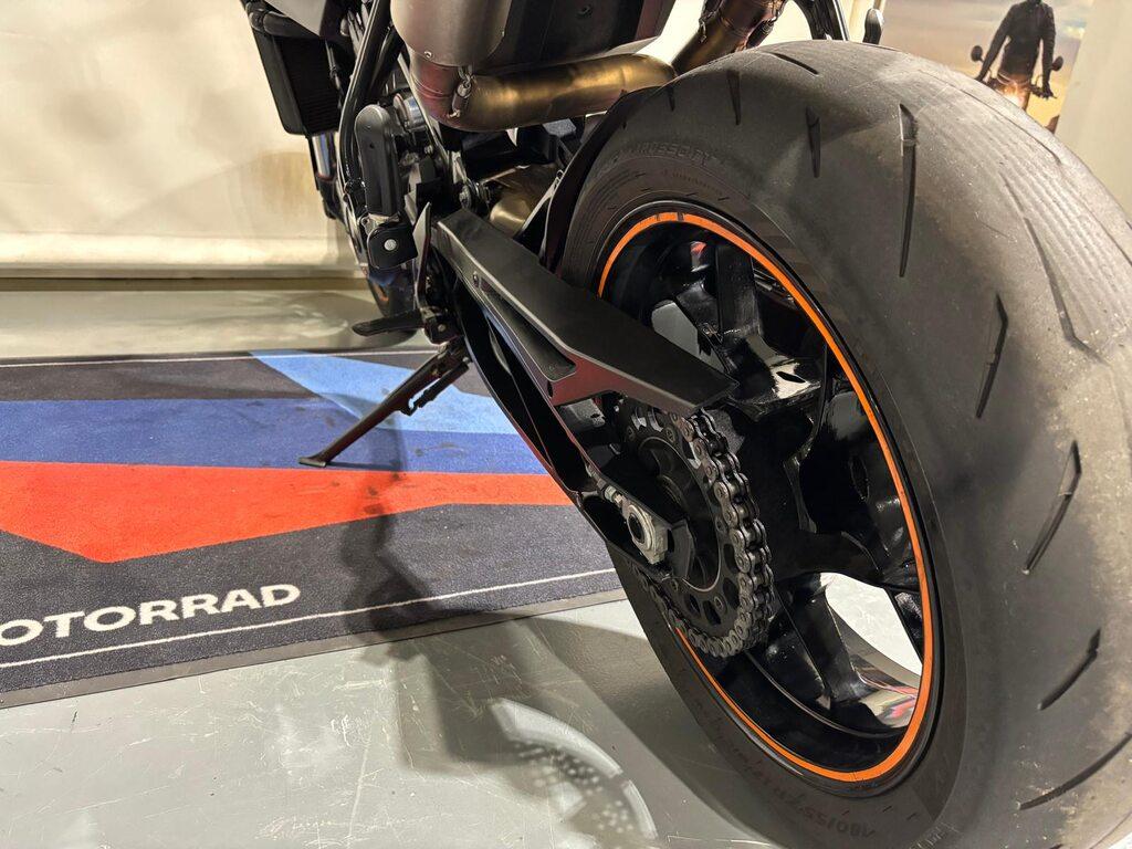 890 DUKE