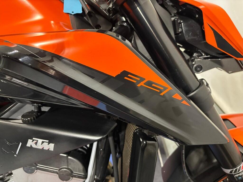 890 DUKE