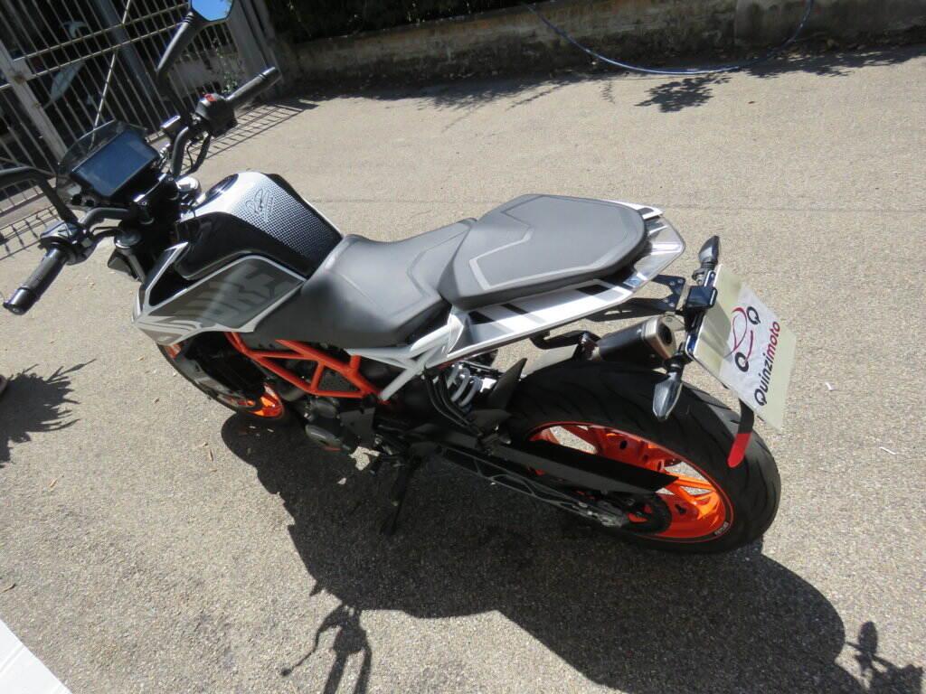 390 DUKE