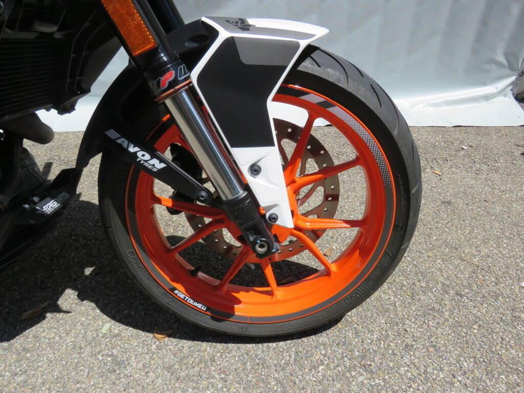 390 DUKE