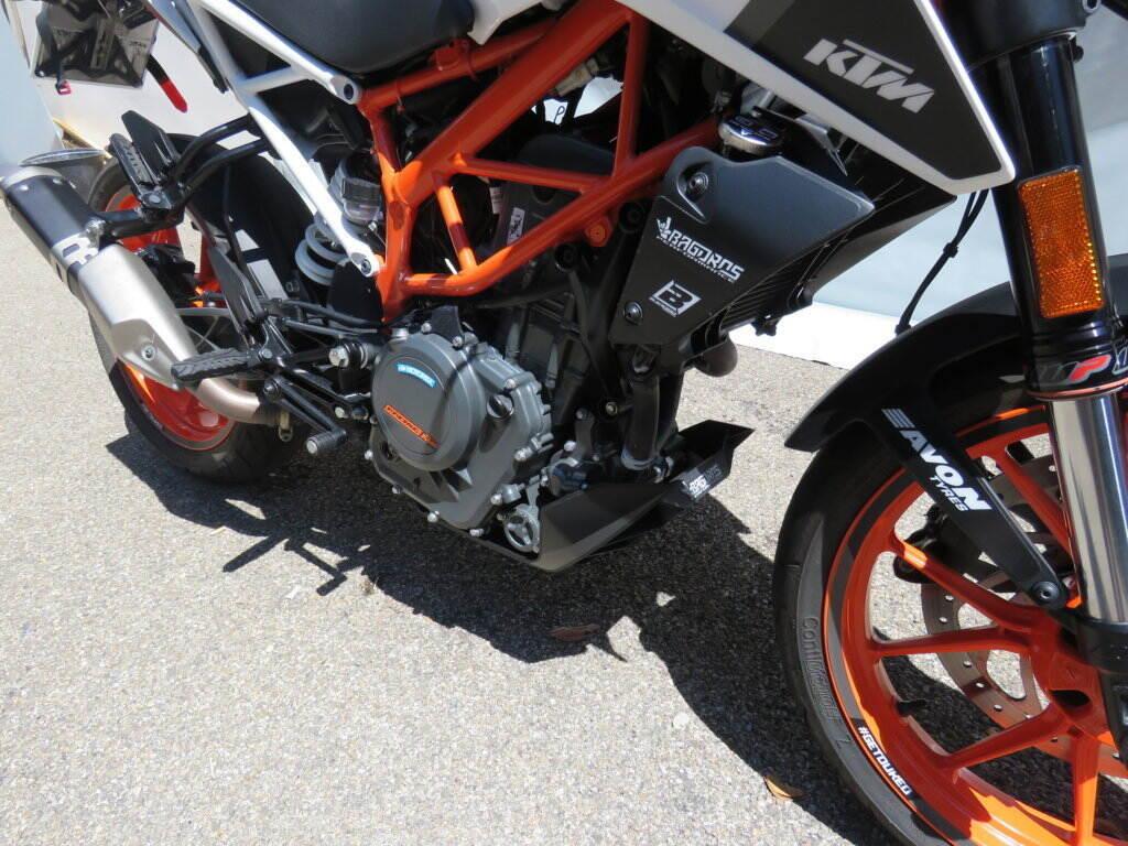 390 DUKE