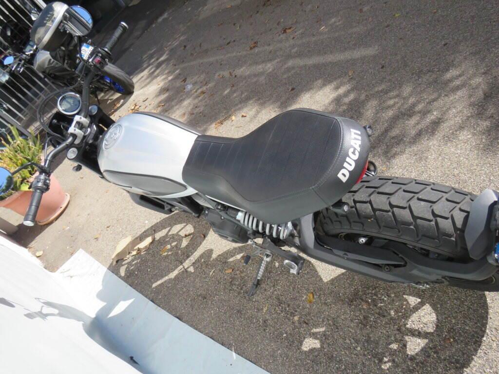 SCRAMBLER 800