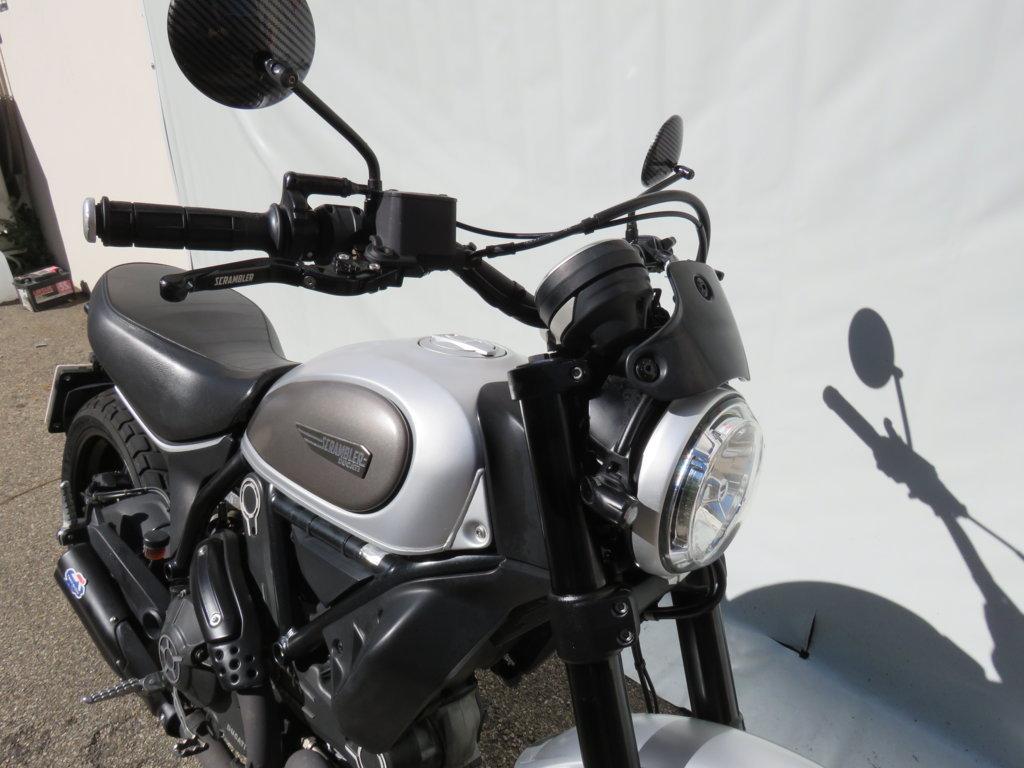 SCRAMBLER 800