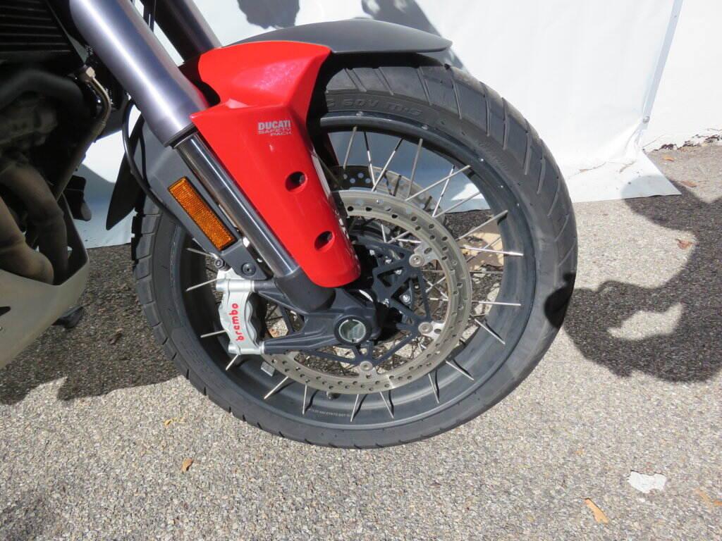 MULTISTRADA V4