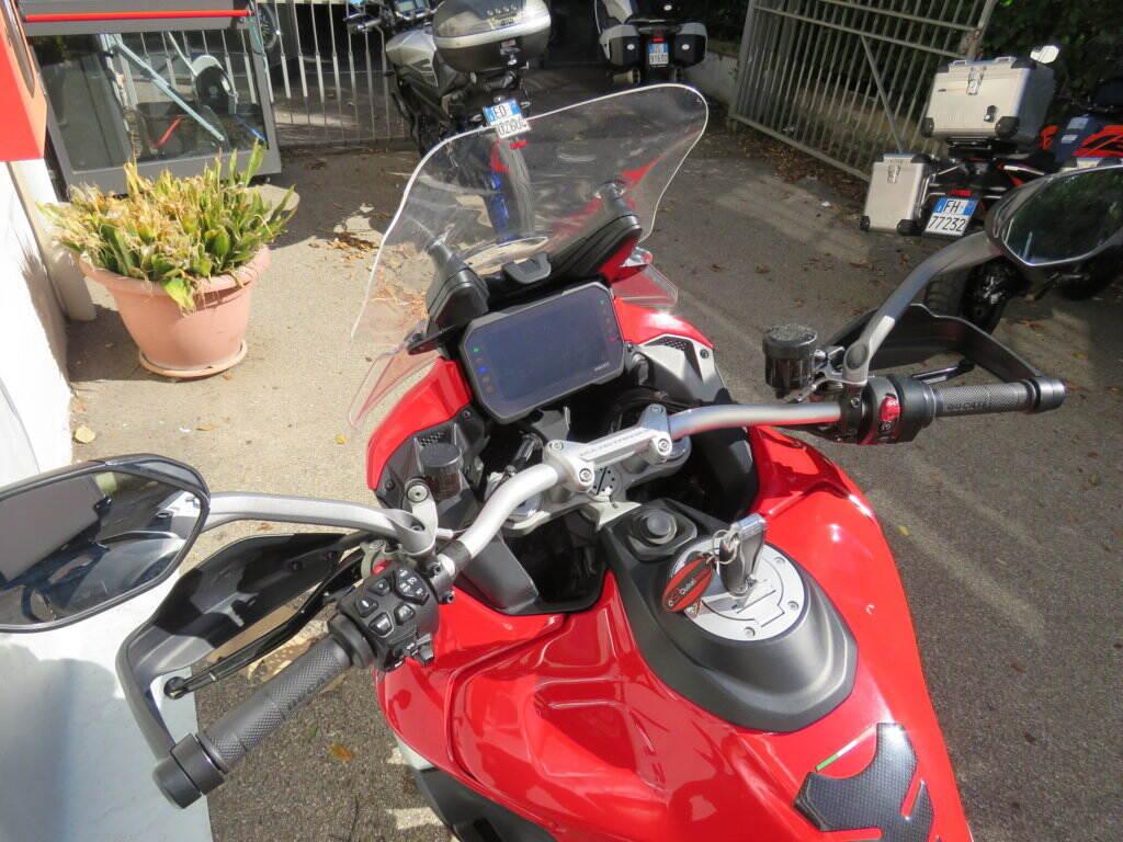 MULTISTRADA V4