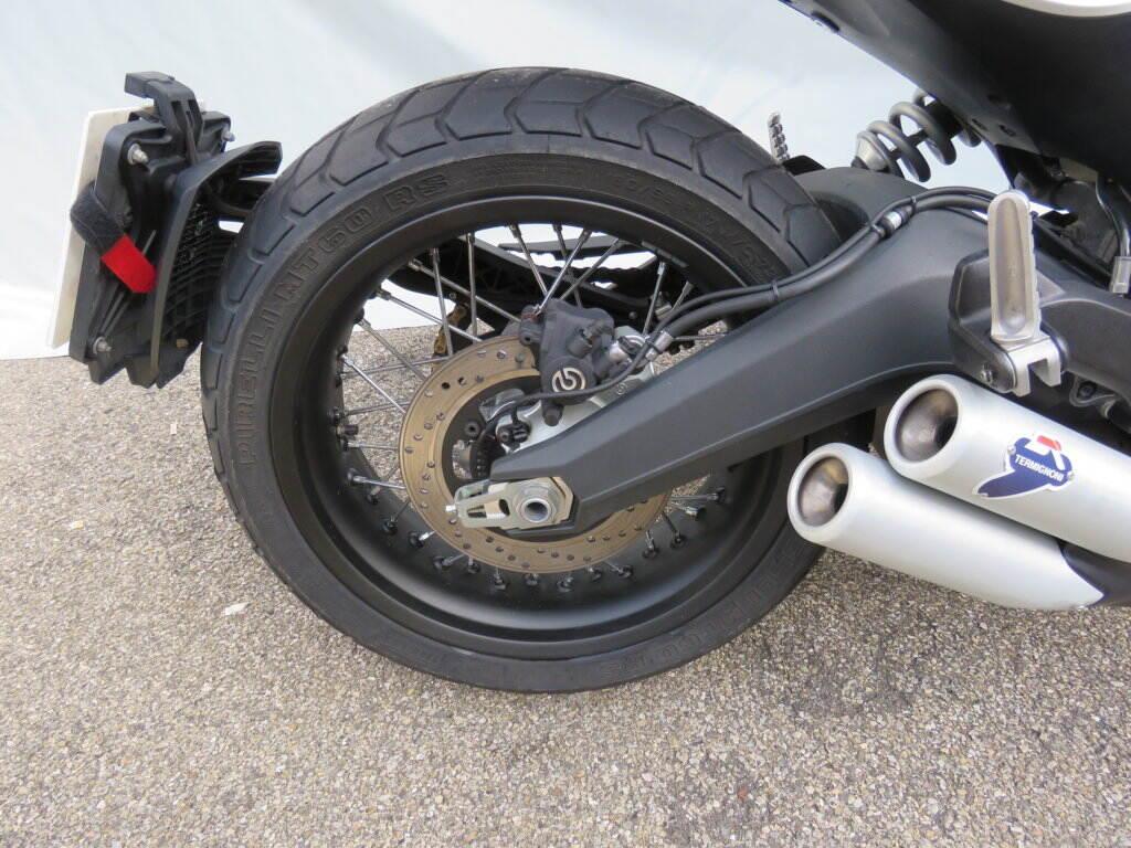 SCRAMBLER 800