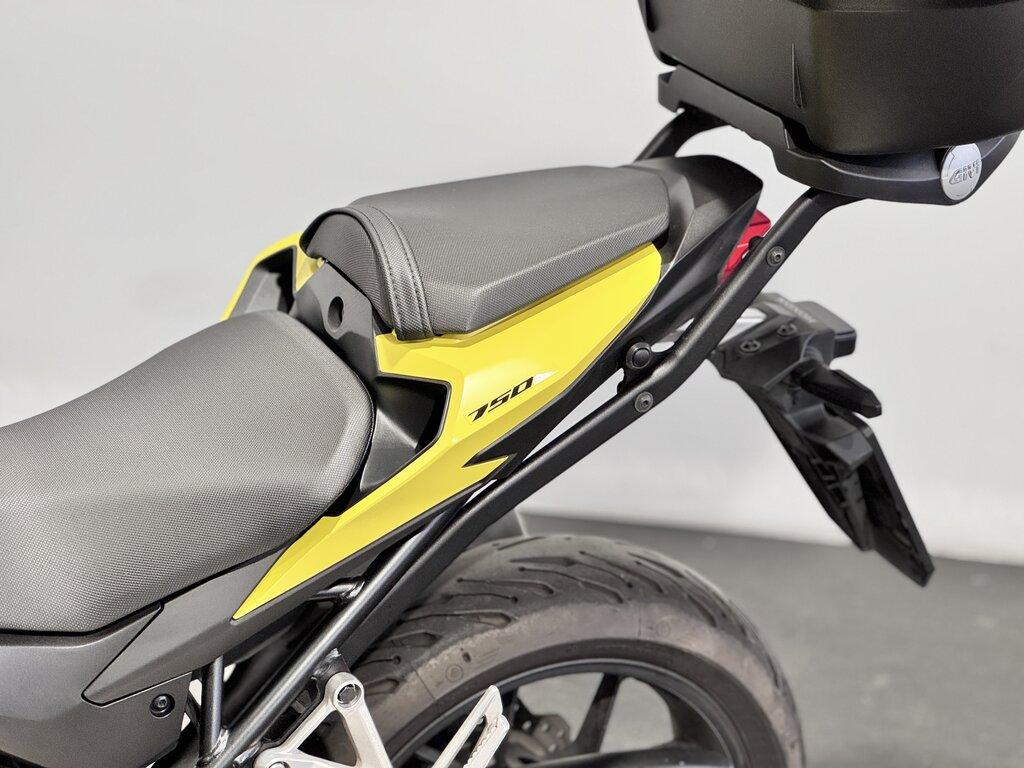 HORNET 750