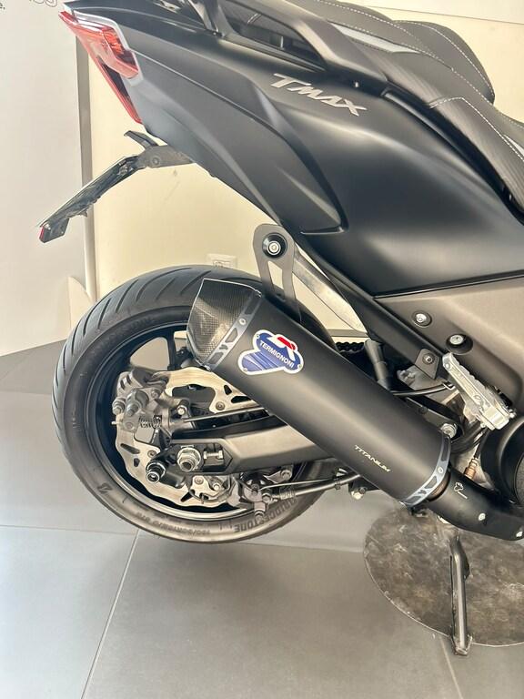 T-MAX 560