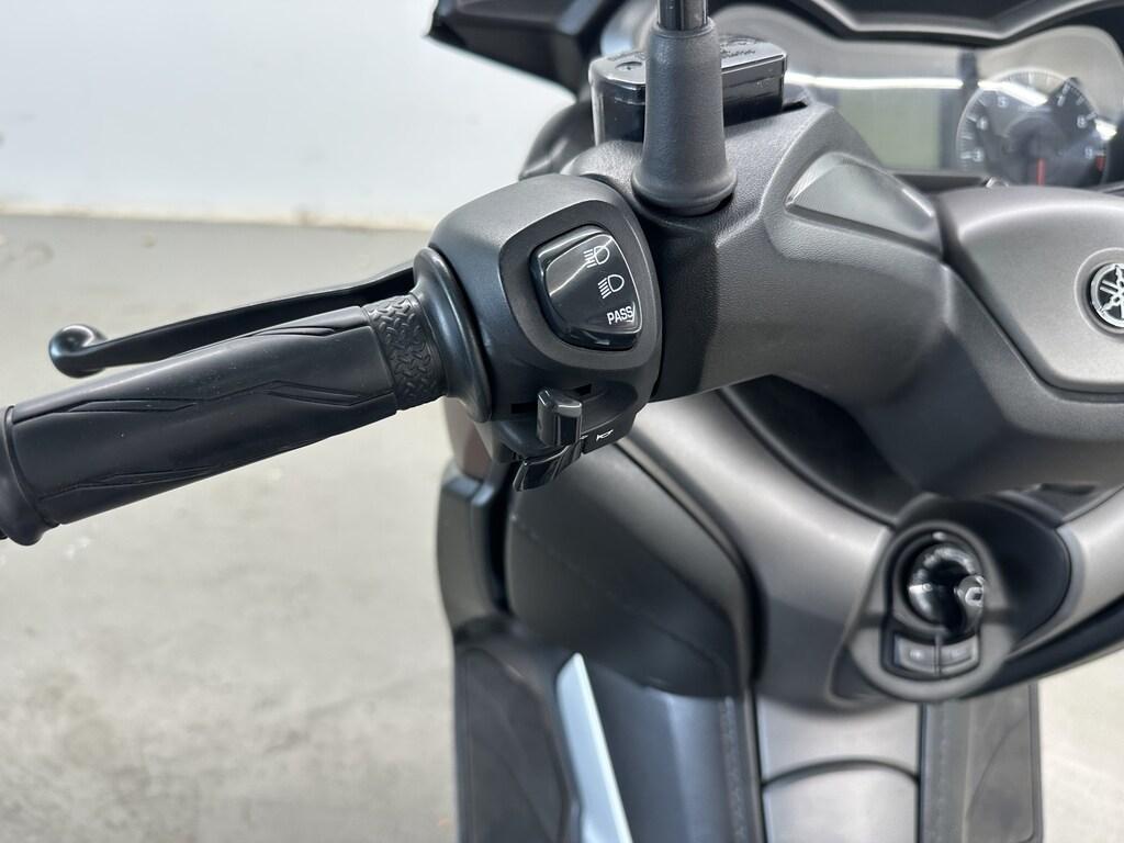 X-MAX 300