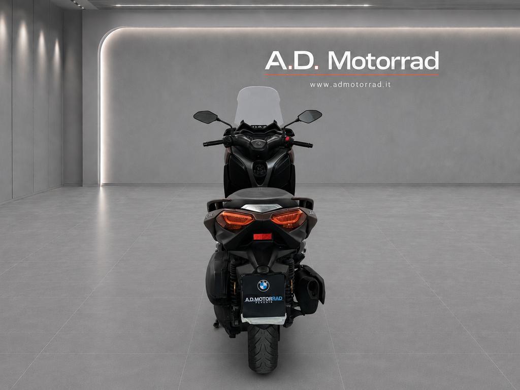 X-MAX 300
