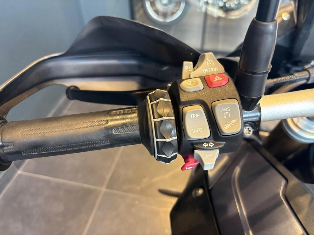 S 1000 XR
