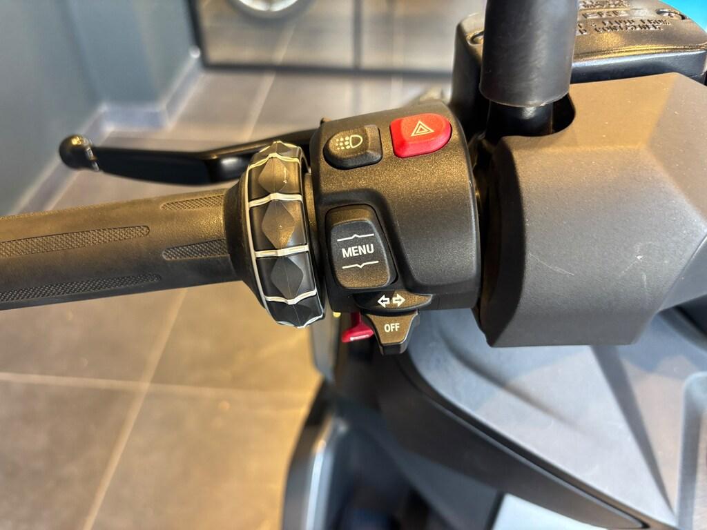 C 400 X