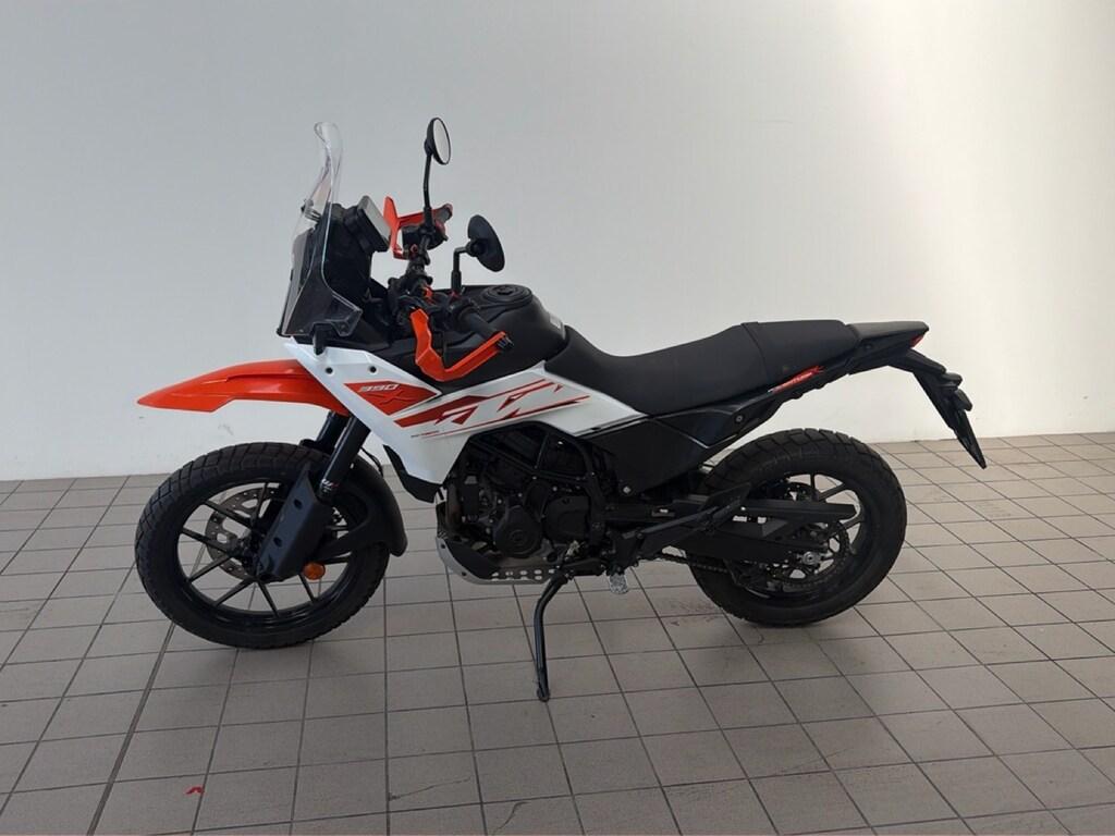 390 ADVENTURE X