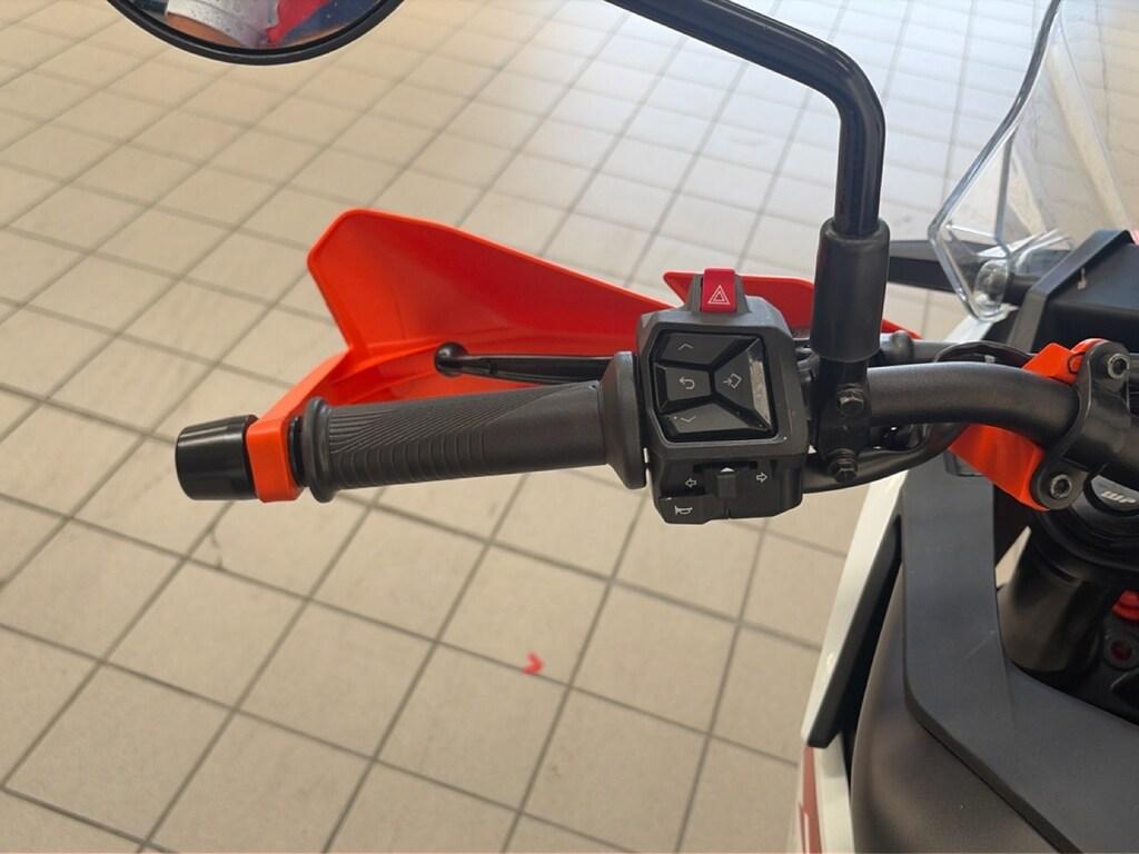 390 ADVENTURE X