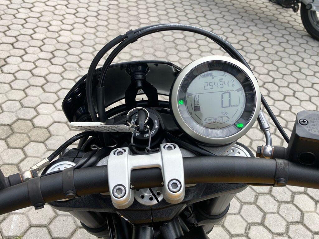 SCRAMBLER 800