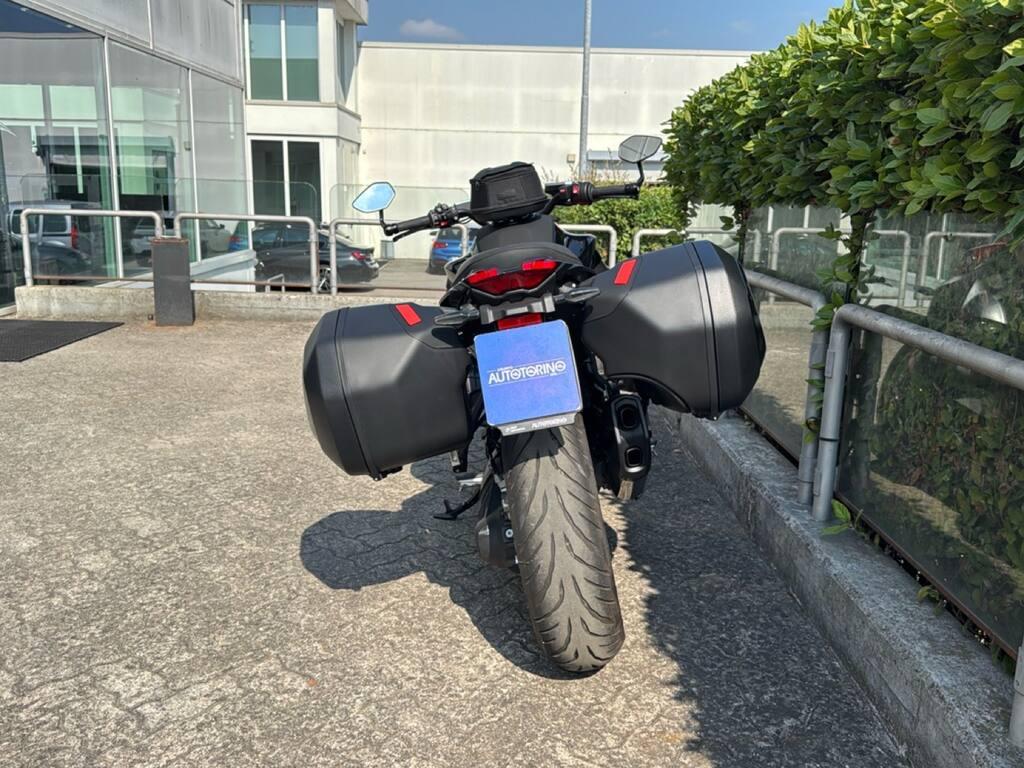 R 1300 R