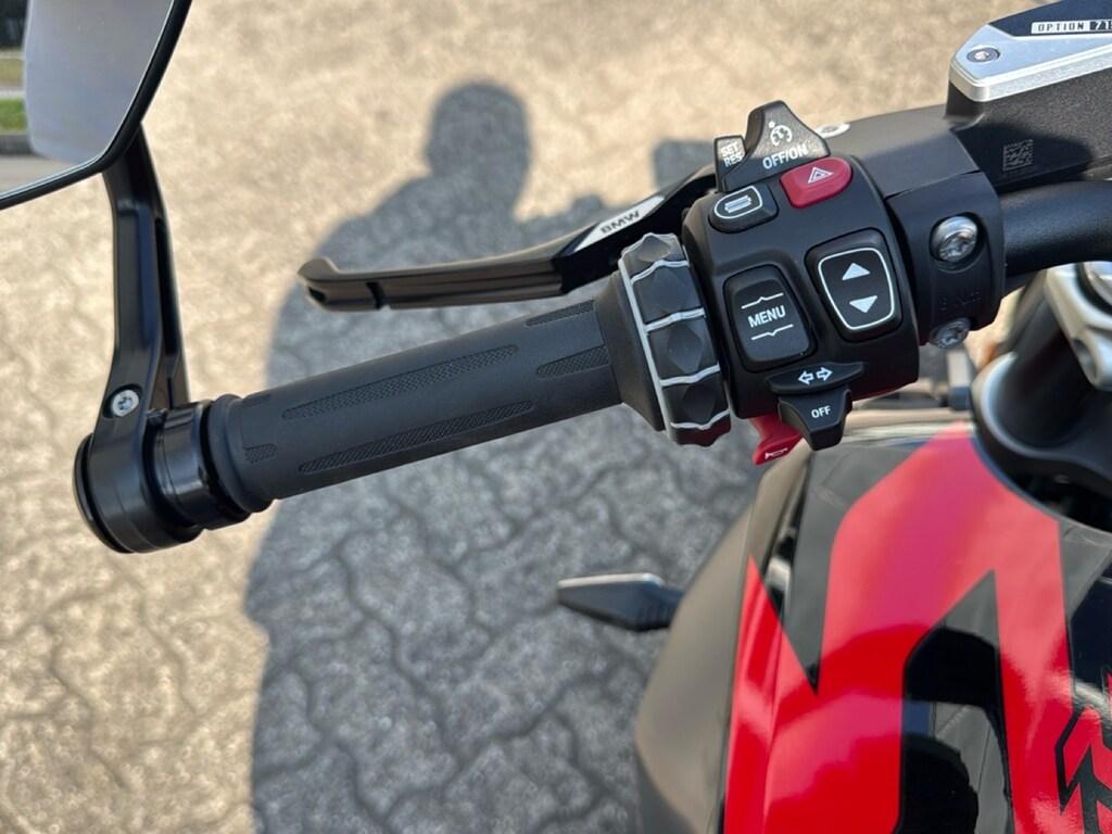 R 1300 R