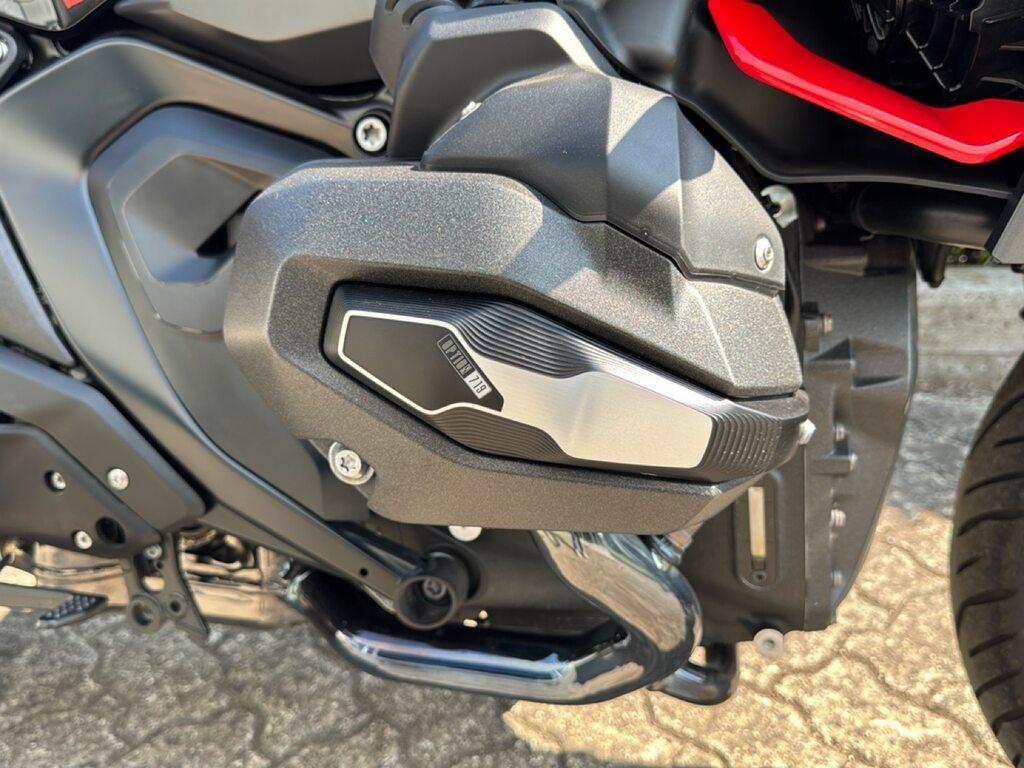 R 1300 R