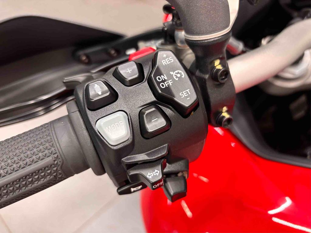 MULTISTRADA V4