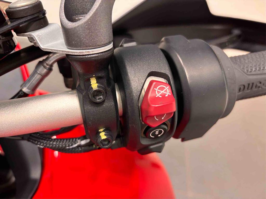 MULTISTRADA V4