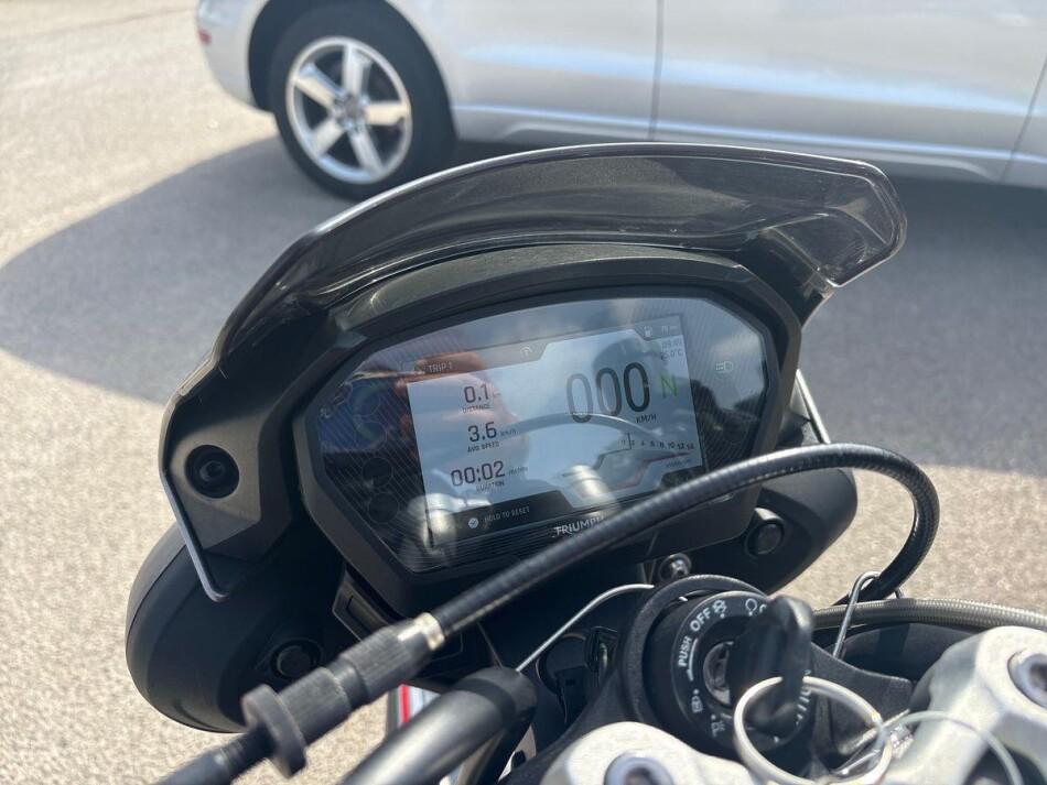 STREET TRIPLE 765