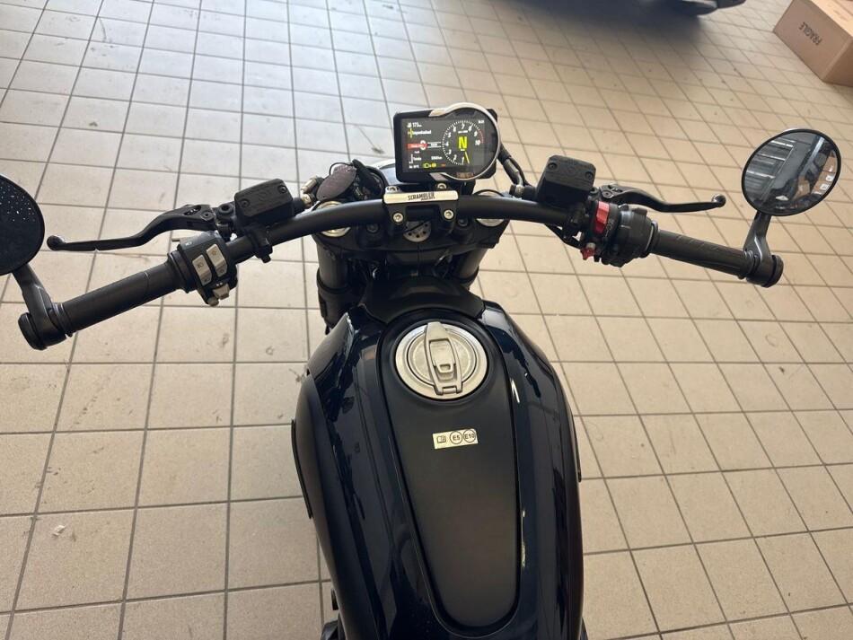 SCRAMBLER 800