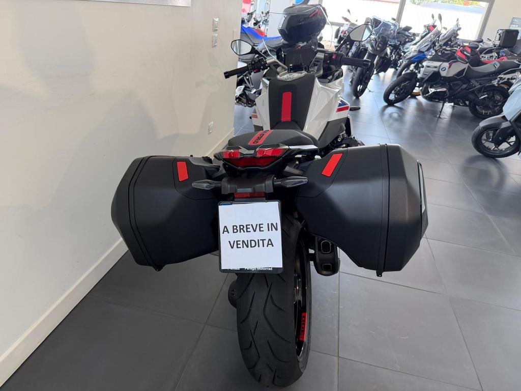 R 1300 RS