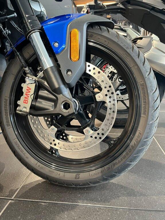 R 1300 R