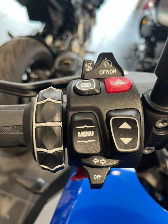 R 1300 R