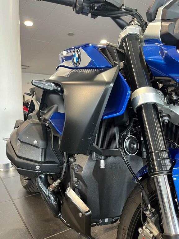 R 1300 R