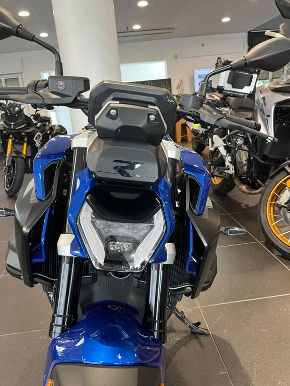 R 1300 R