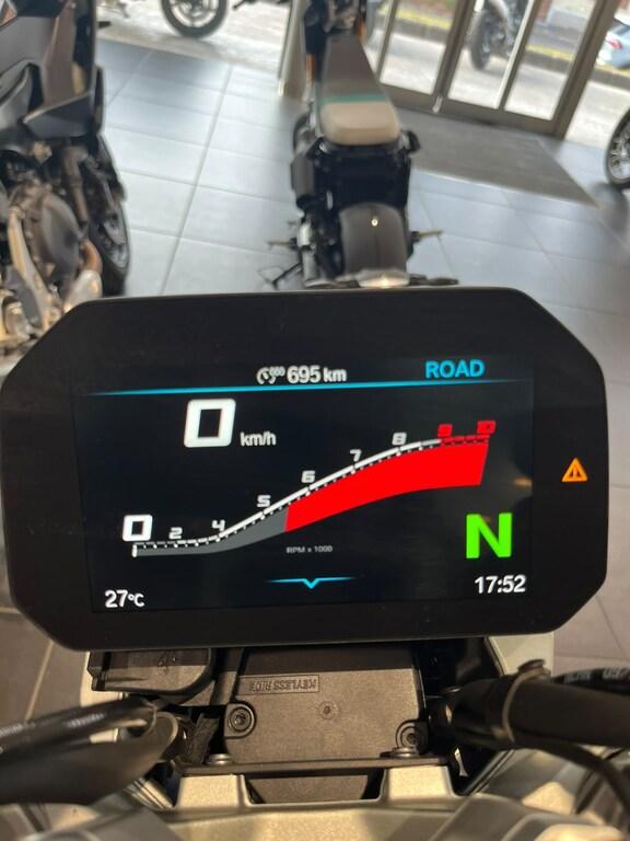 R 1300 R