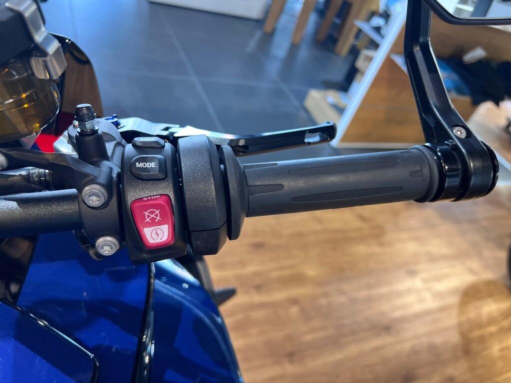 M 1000 XR