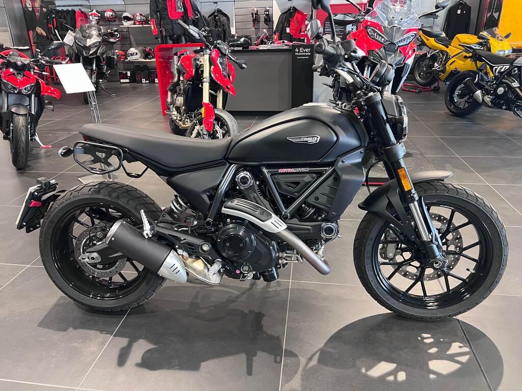 SCRAMBLER 800
