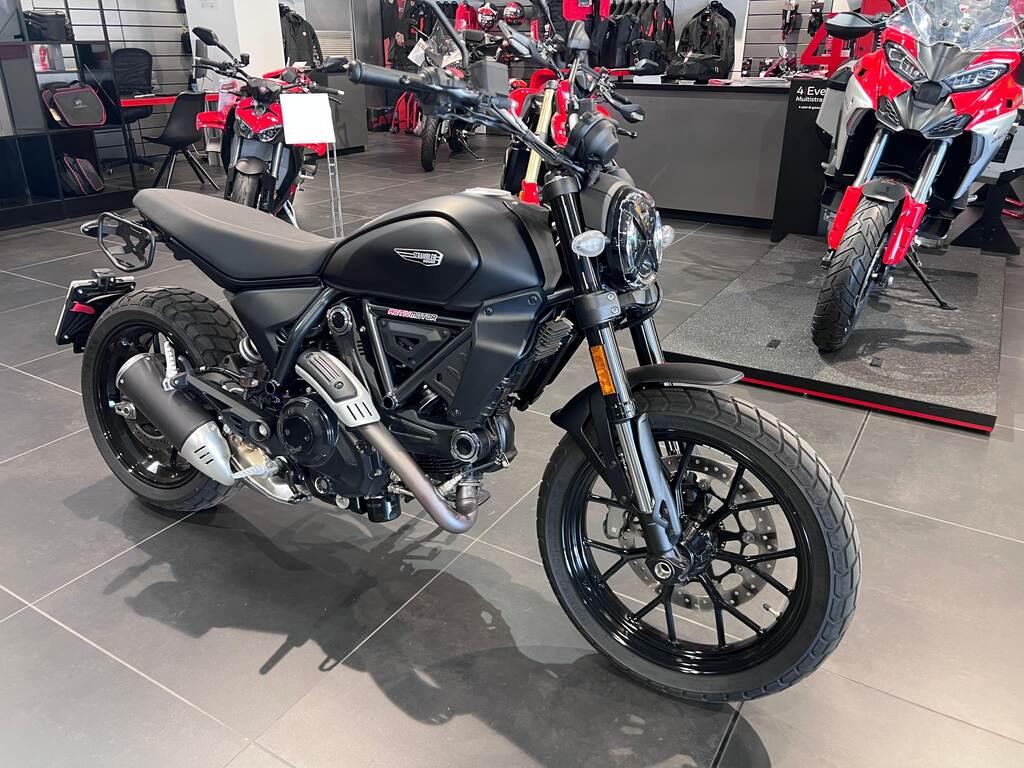 SCRAMBLER 800