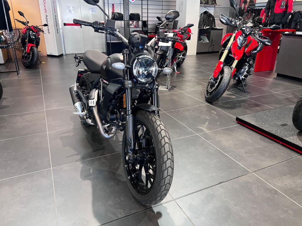 SCRAMBLER 800